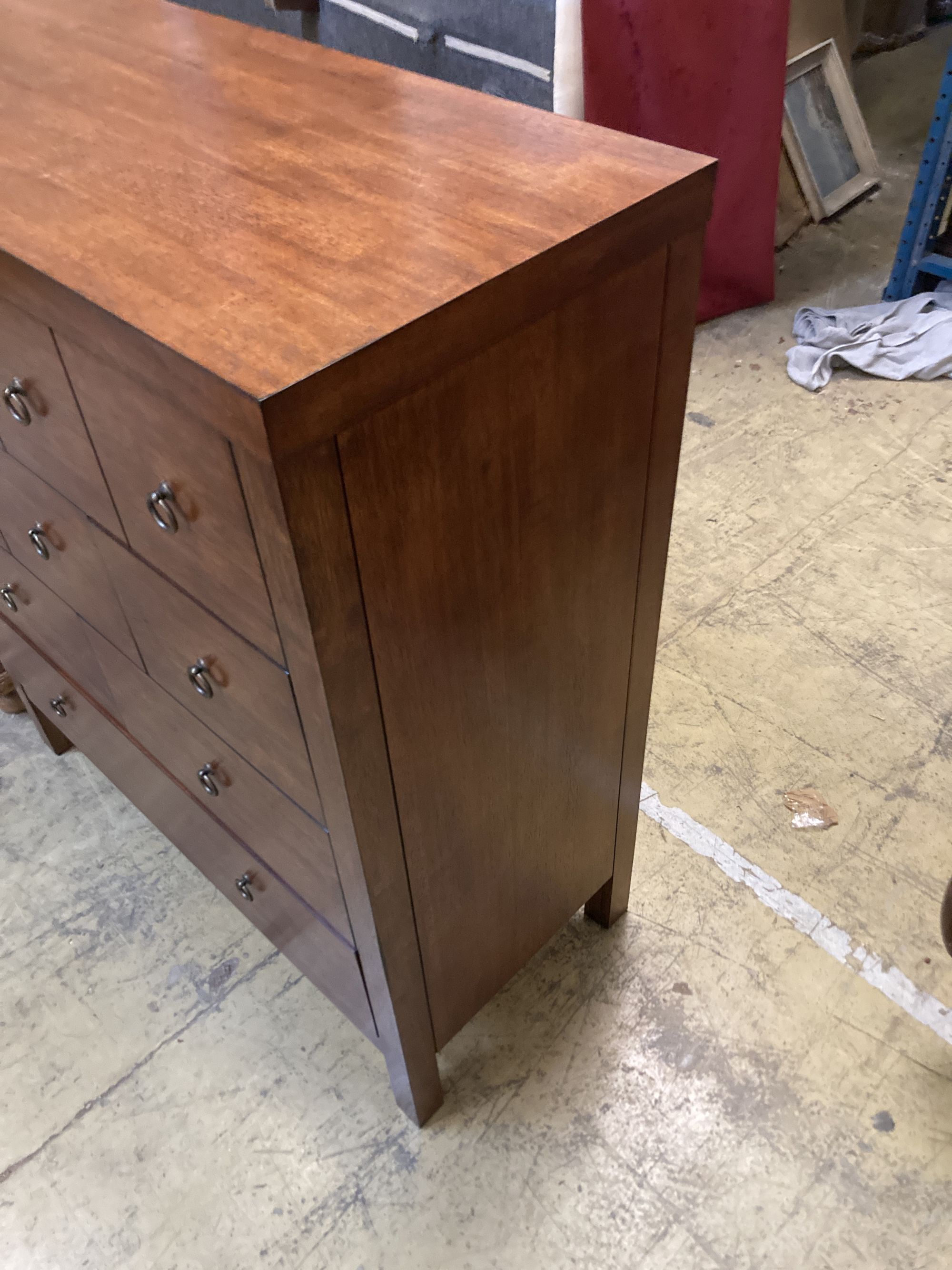 A modern Willis & Gambier mahogany eight drawer chest of drawers, width 96cm, depth 43cm, height 110cm